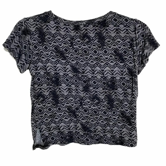 AEO black gray‎ print crop top - Picture 5 of 5